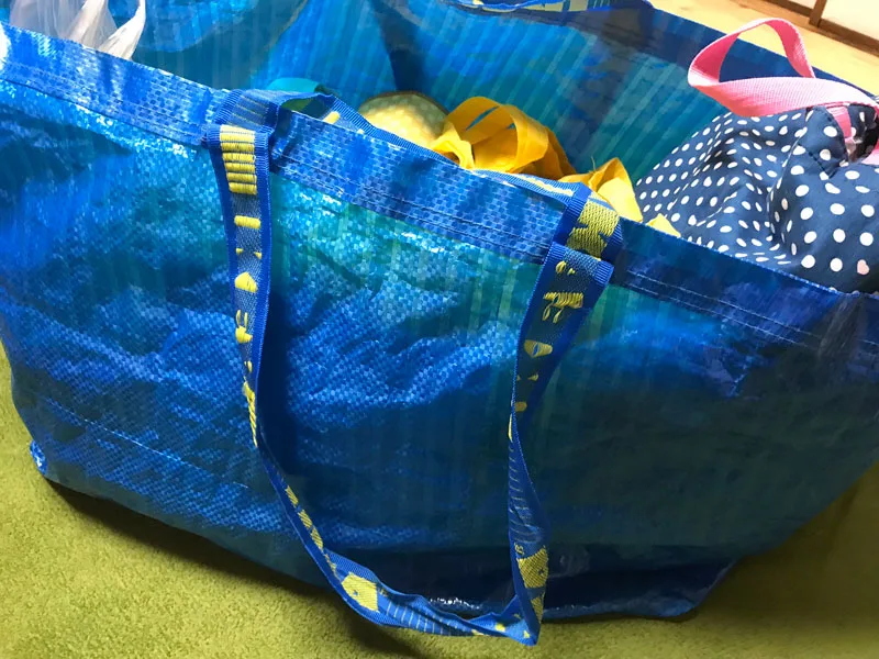 週末は保育園の持ち帰り荷物がすごい量に！それをひとまとめにしてくれるIKEAのキャリーバッグが便利♪
