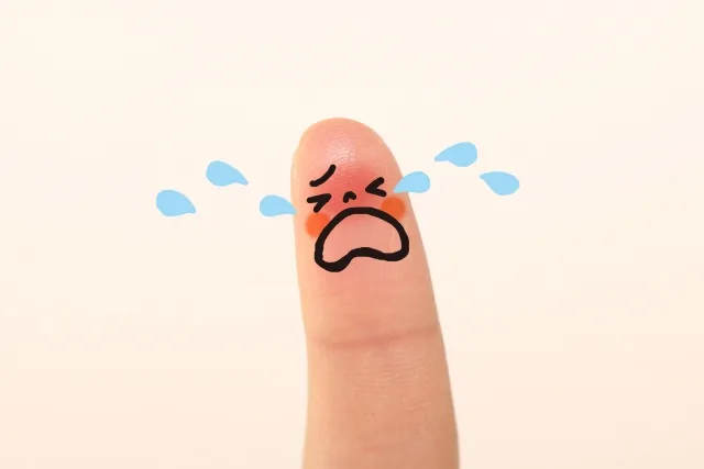 こどもが扉で親指を挟んでしまい爪が剥がれ、親指が化膿してしまった話【2/19追記】