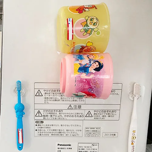 貼ってはがせるフィルムフック コップホルダー
