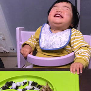 ひっくり返らないベビー食器「イージーピージー」口コミ